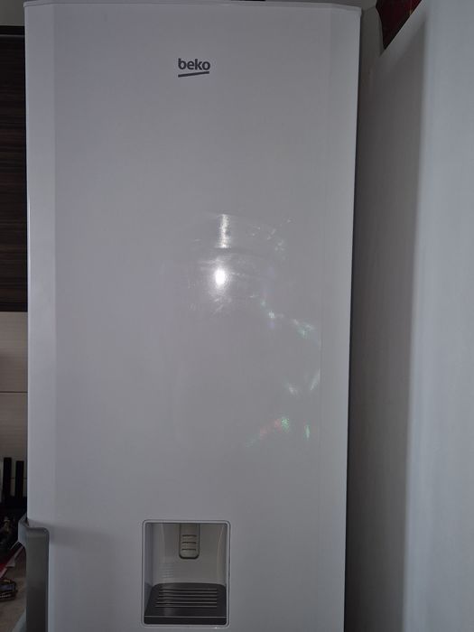 Vand frigider Beko