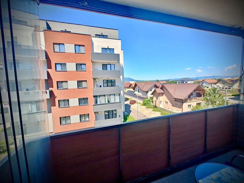 Ofer spre ÎNCHIRIERE termen lung/ mediu APARTAMENT 2 CAMERE