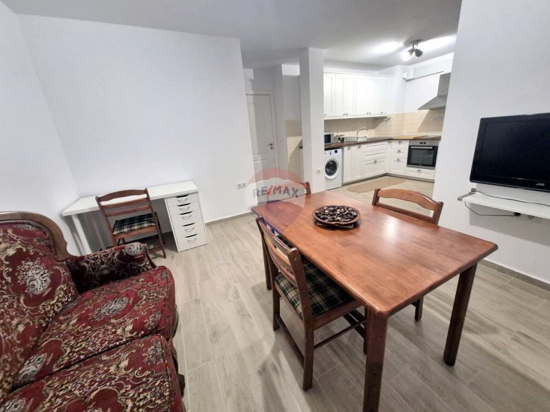 Дава се под наем Двустаен апартамент в Варна, Спортна зала - 58 кв.м за 500 € - Снимка #1