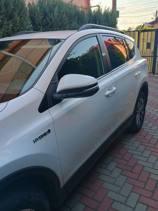 Vând Toyota RAV4