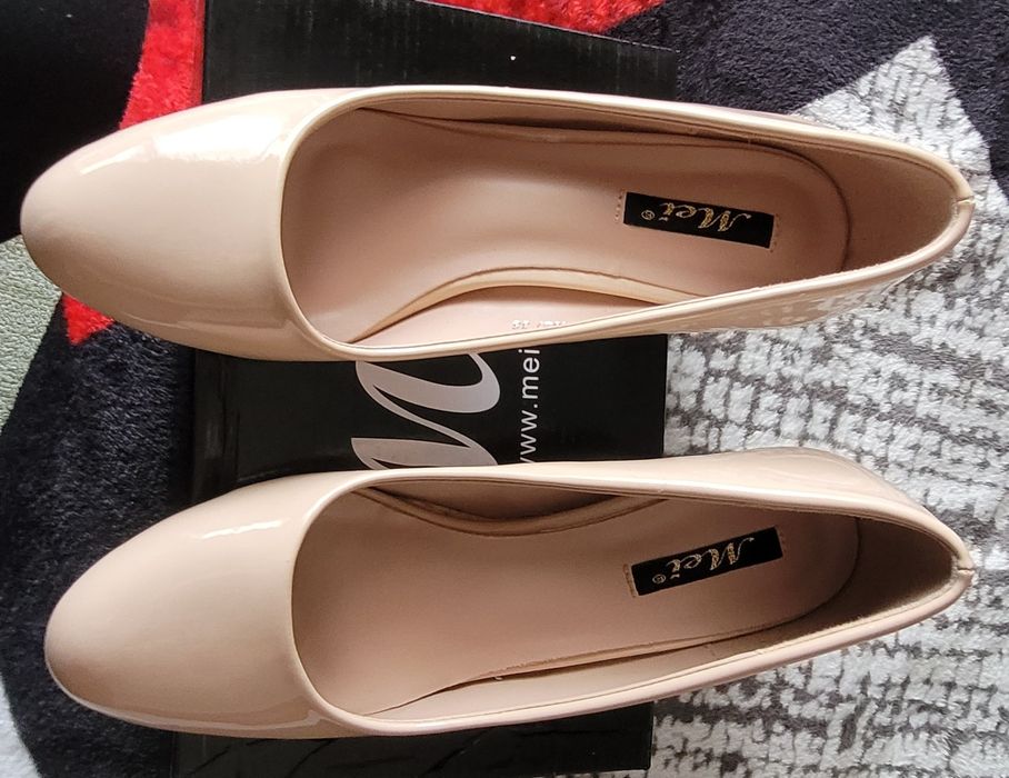 Vând pantofi mărime 38