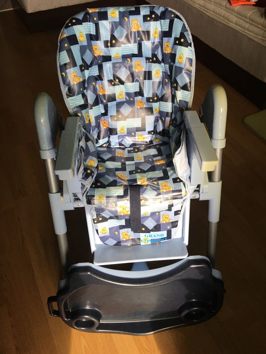 Детско столче с табличка за хранене