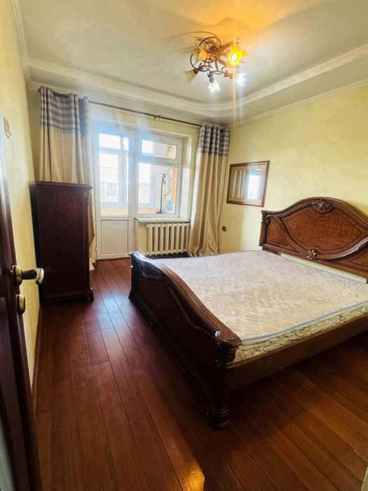 Продам квартиру 4 комнатную