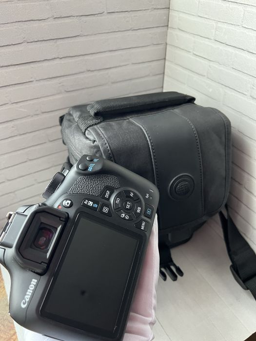 Фотоаппарат Canon EOS 1300D kit 18-55 III