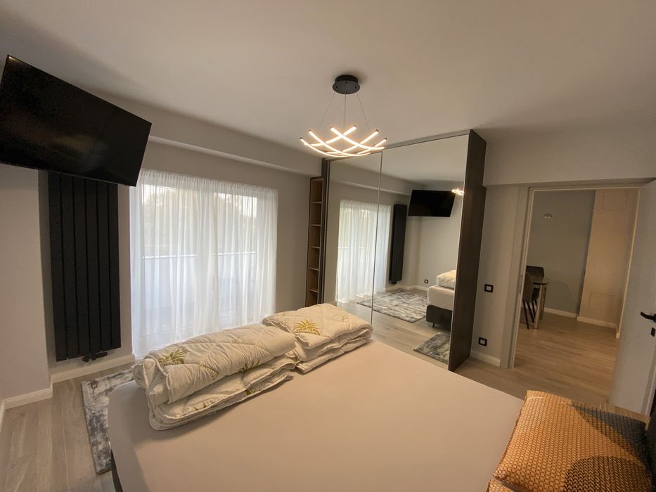 Inchiriez apartament cu 2 camere cart. 1 Mai Dej etaj 1