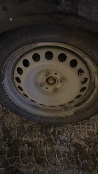Продам зимние шины со штампами