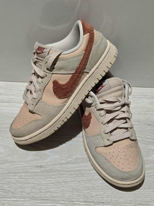 Adidas dama Nike Dunk 37.5