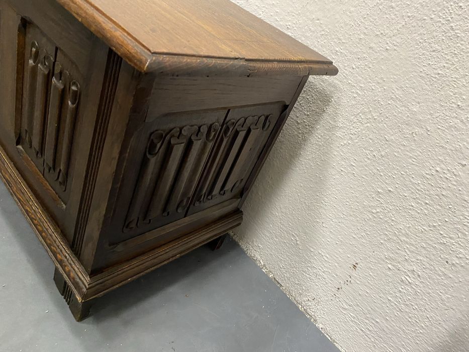 Френски сандък от дъб скрин холна маса  пейка