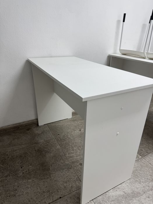 Парты белые 2 штуки