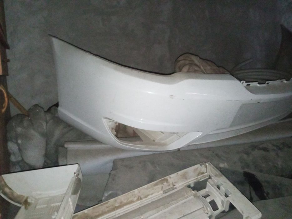 Продам бампер на нексию 2