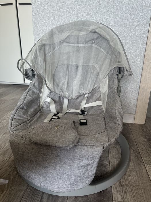 Продам шезлонг детский электрический