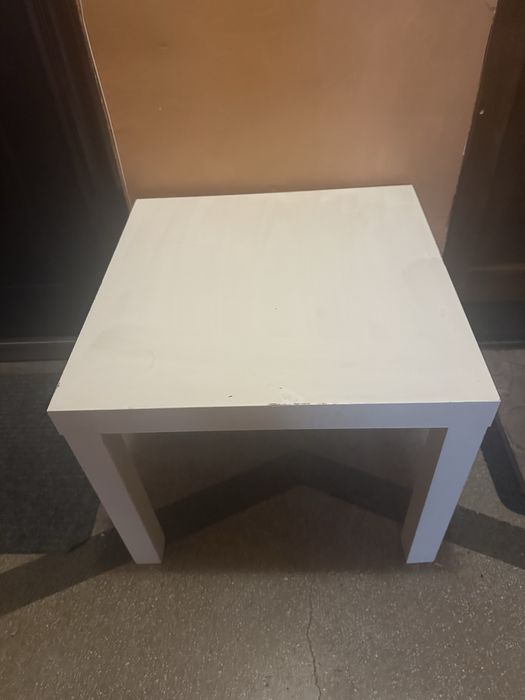 Маса Икеа в добро състояние