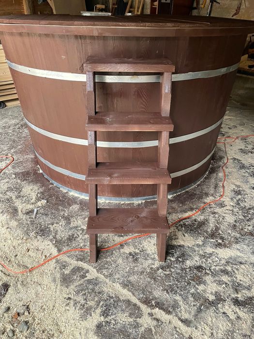 Ciubăr din lemn jacuzii