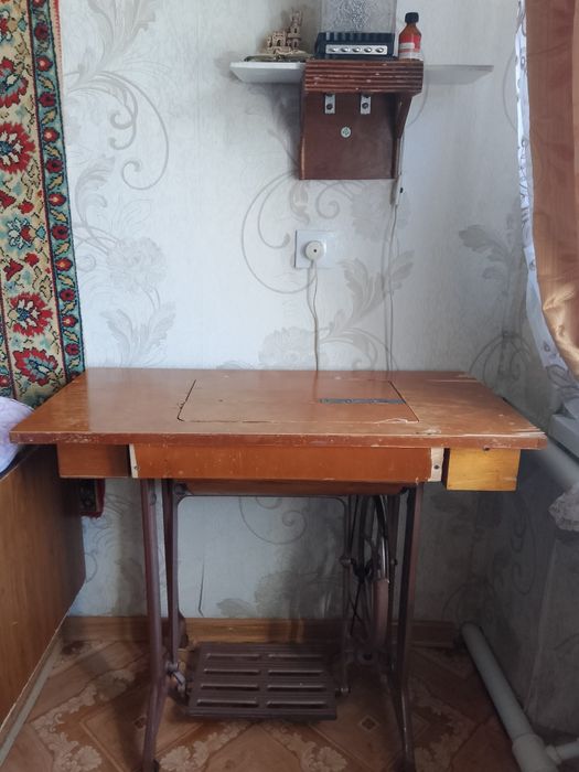 Продам швейную машинку