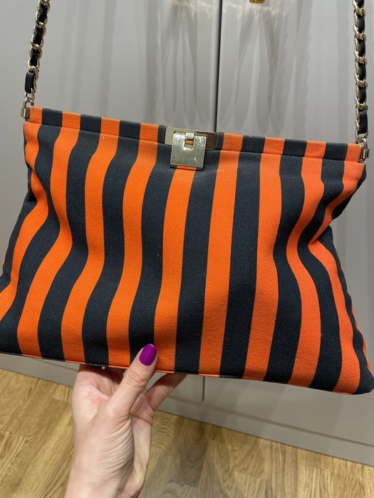 Geanta Musette, cu dungi portocalii si catarama aurie