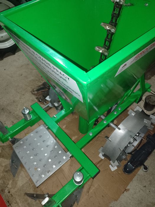 Vând tractor Japonez  Iseki TU1900 19 cai carte RAR și  accesorii