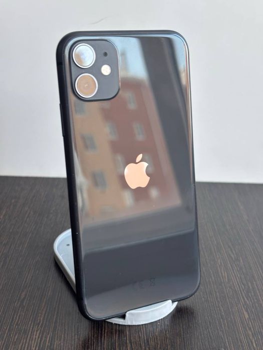 Продам iphone 11 на 128 гб