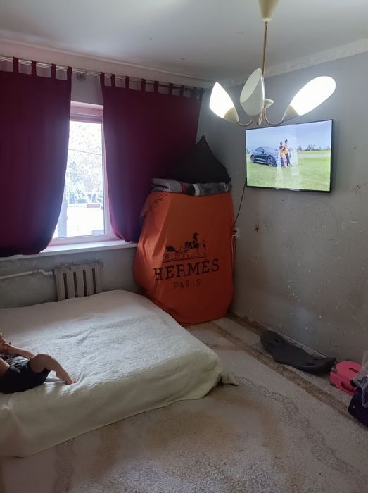 Oq tepada 1 xonali kvartira sotiladi