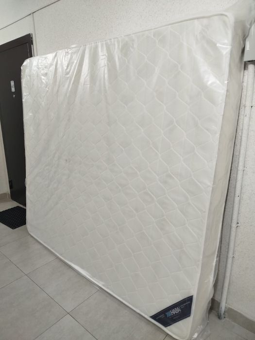 Матрас в отличном состоянии