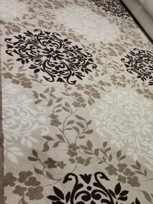 Продаётся ковёр в гостинную