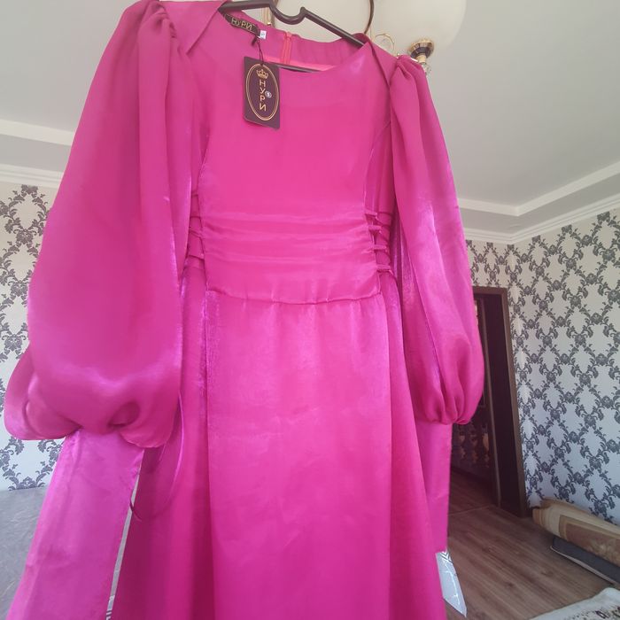 Продается новая вечерняя платья