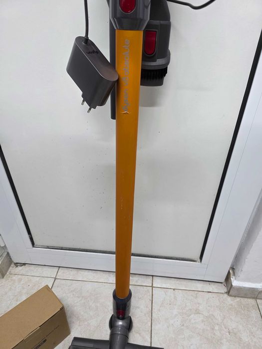 Прахосмукачка DYSON V8