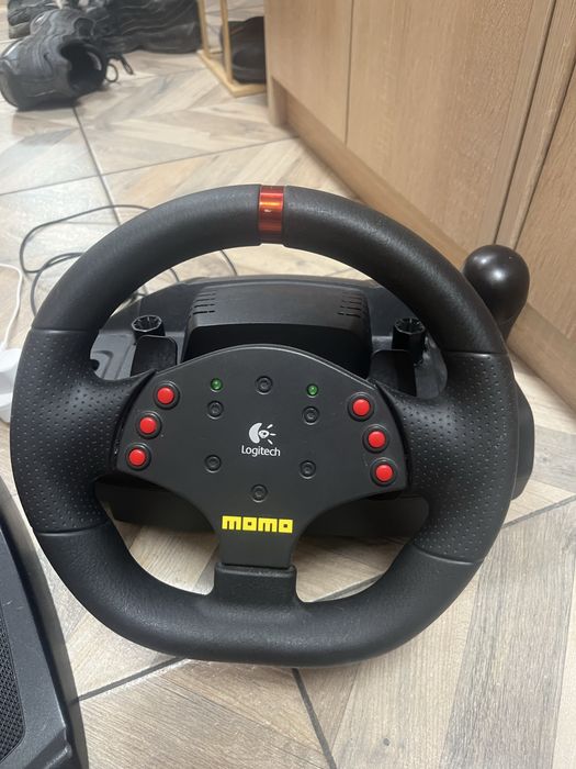 Волан Logitech Momo