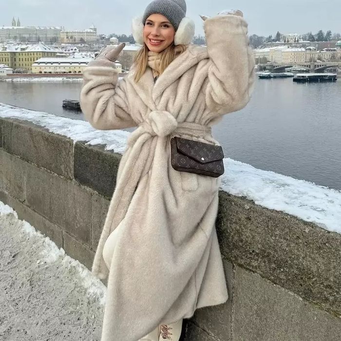 Шуба жеская с капюшоном мех эко