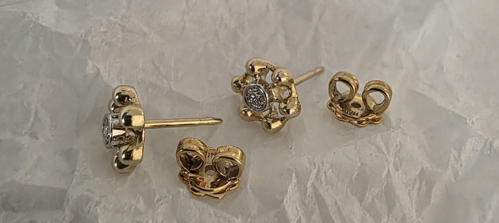 Золотве серьги-пусеты, с брилиантами