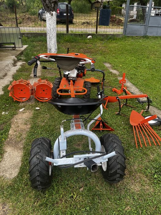 Motocultor 7 cp merge foarte bine