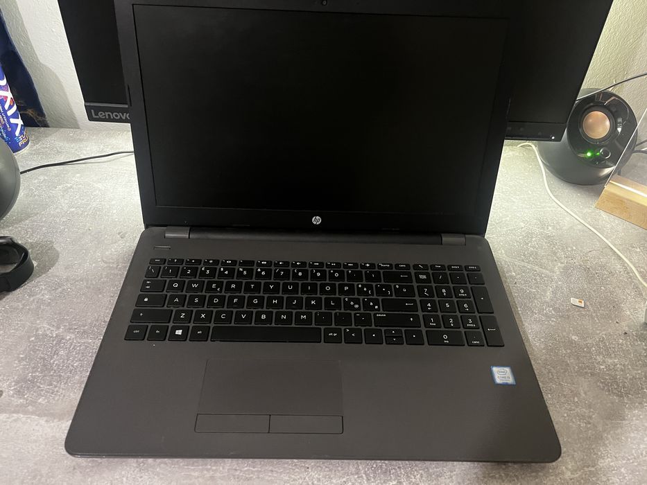 HP laptop 15.6” i3