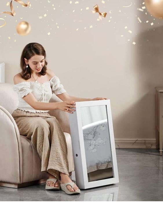 Dulap de perete pt Bijuterii . SIGILAT!