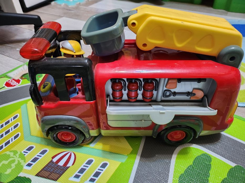 Masina pompieri (roti, sunete, lumini) ELC