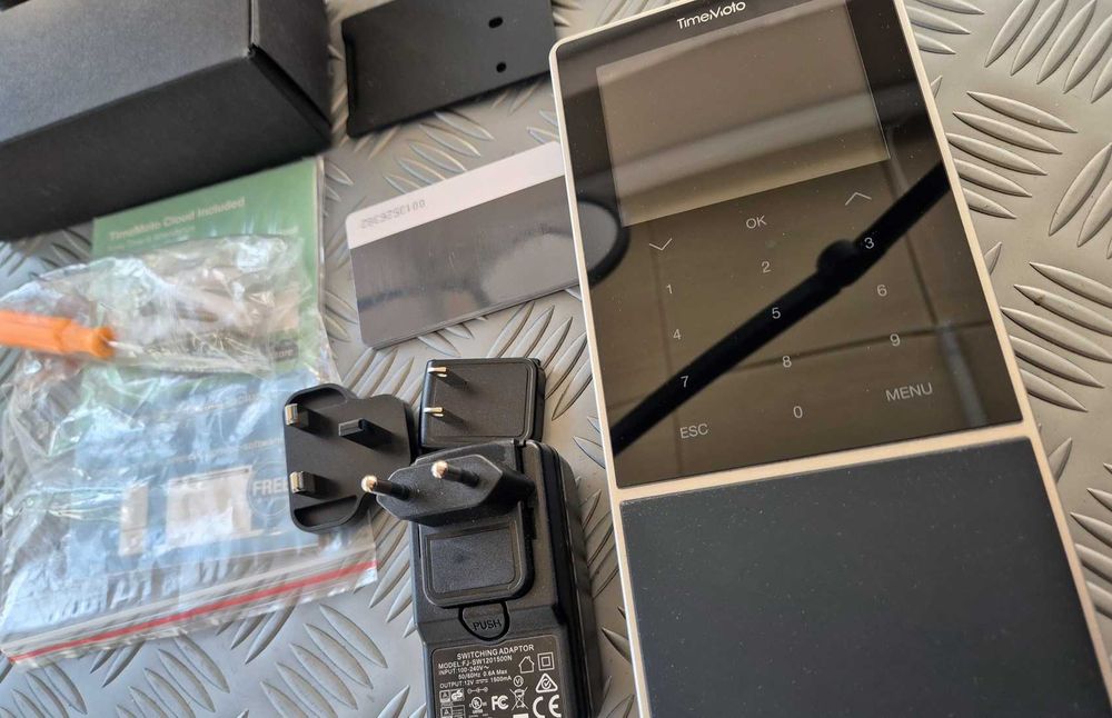 Система за контрол на работното време TimeMoto TM-818