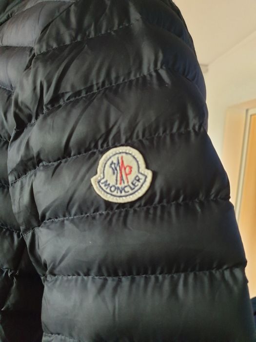 Vand haina MONCLER marimea M