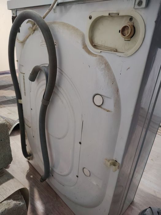 Стеральный машина Indesit