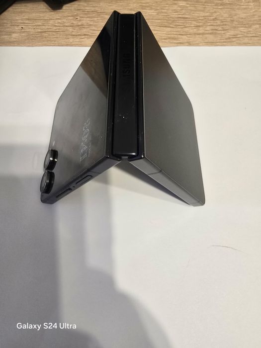 Samsung Galaxy Z Flip 7