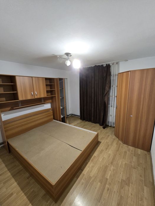 Închiriez apartament zona Selgros C.U.G.
