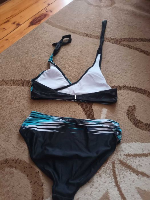 Нови дамски чанти, бански костюми и други