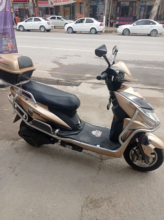 Skuter elektricheskiy