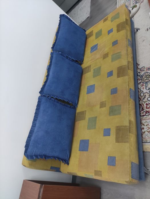 Продам диван тахта