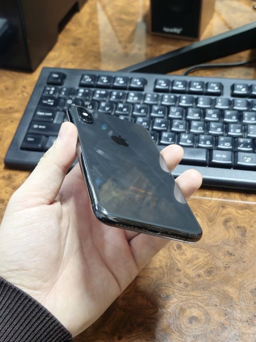 IPhone Xc ideal srochno sotiladi