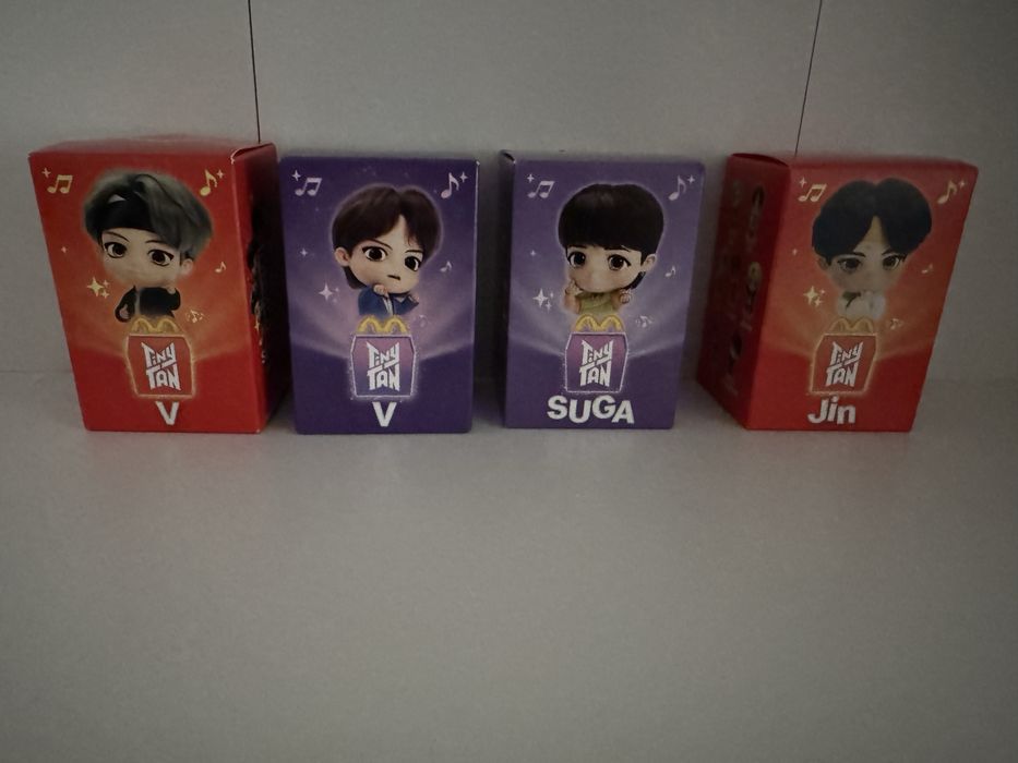 Фигурки BTS (TinyTAN) от колекцията на McDonald's x BTS