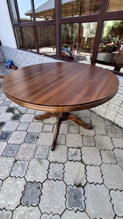 Кухонный круглый стол