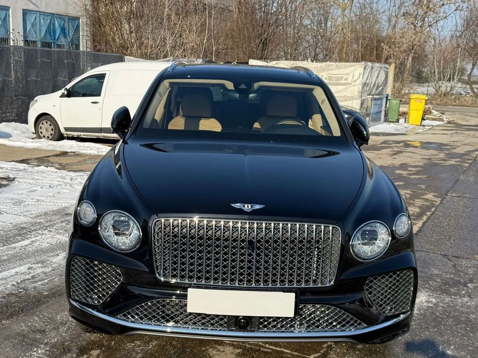 Bentley Bentayga Bentley Bentayga Azure V8 – 2025 – 1.900 km