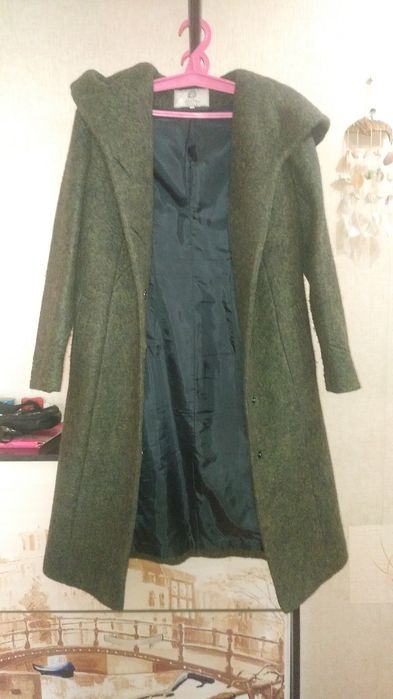 Продаю демисезонное пальто