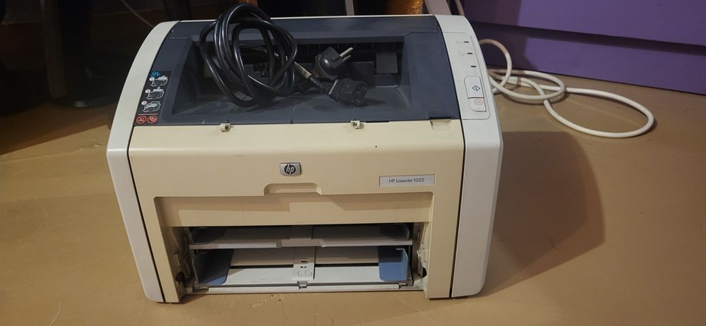 Продам принтер Нр 1022