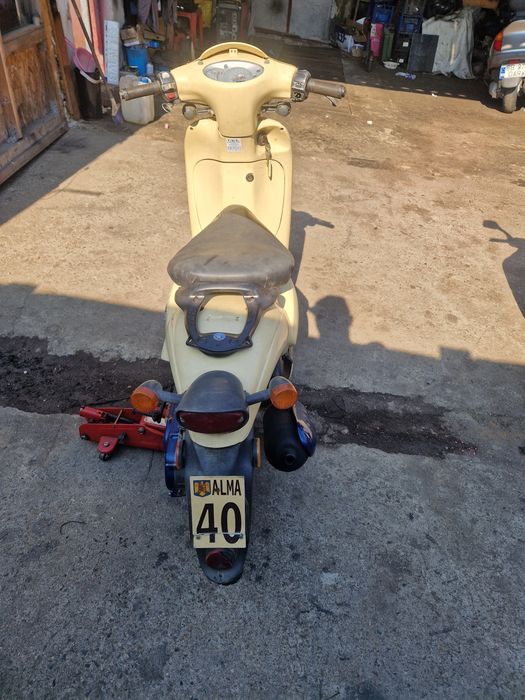 Vând 4 scutere   piaggio ,aprilia,malaguty