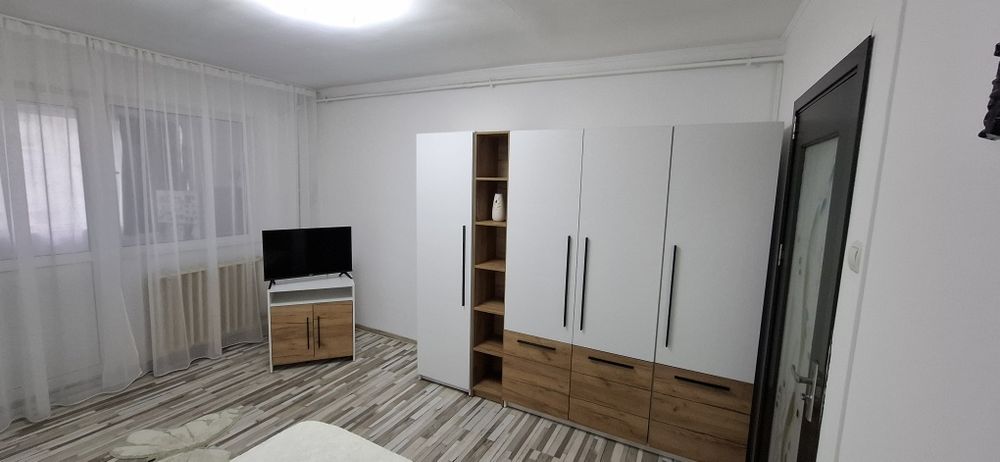 Garsonieră de inchiriat!