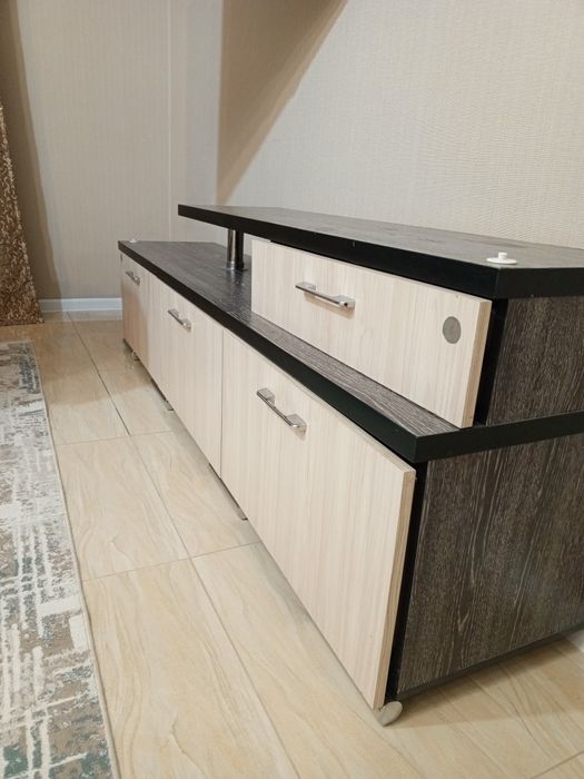 Тумба под ТВ с ящиками и полками